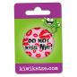 Preview: Ansteckbutton Do not kiss me! an Eurolochkarte